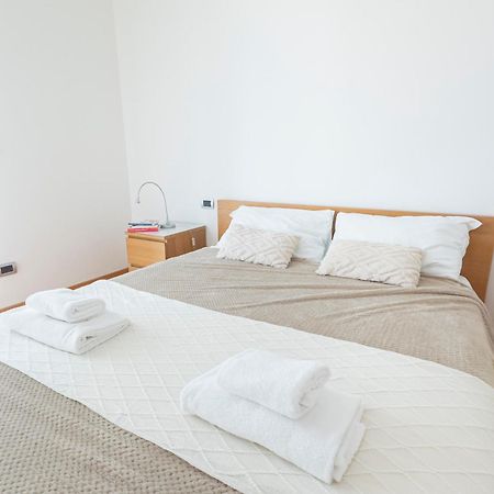 Luxury Apartment - Cesare Battisti 26A San Donato Milanese Exteriör bild